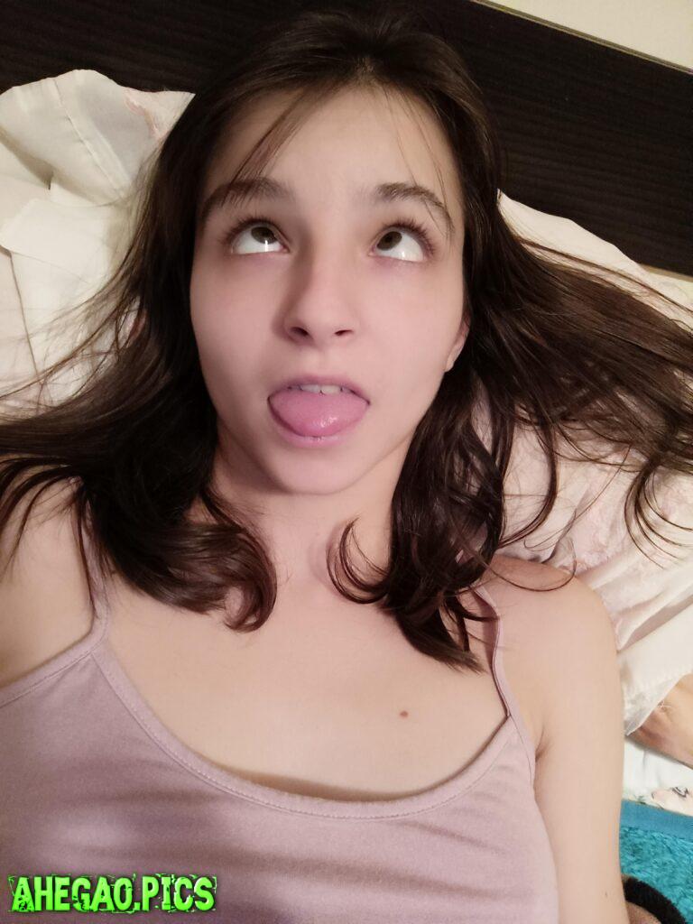 Is this ahegao okay for you? (⁠灬⁠º⁠‿⁠º⁠灬⁠)⁠♡ I can make more if you want 🥴🌸