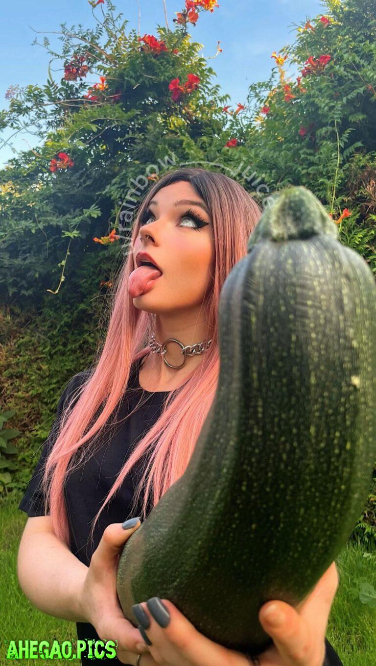 Would u help me stuff this in my ass?