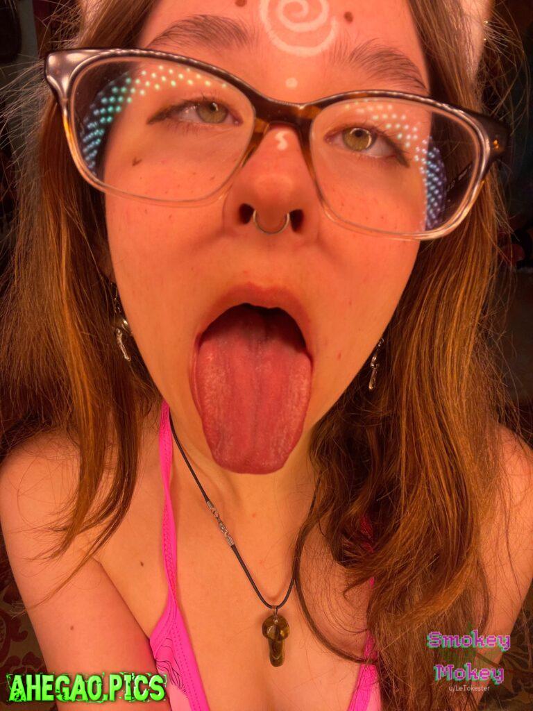 I know you’re staring at my tongue… [OC]