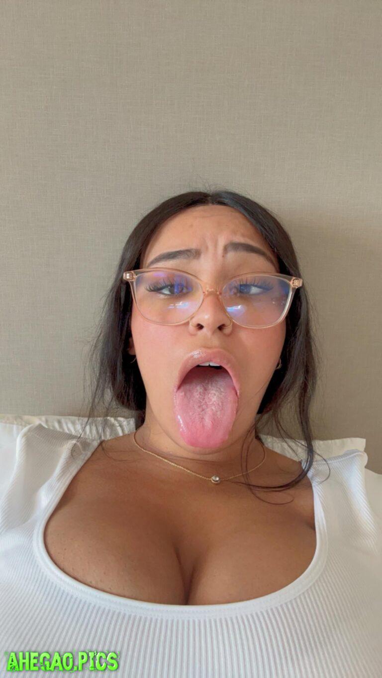 👅💦😋