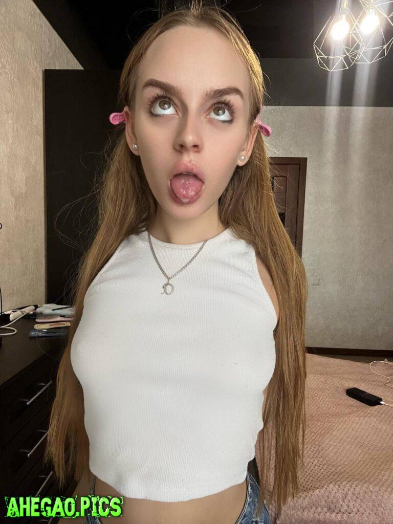 that pretty face is meant to be cummed on