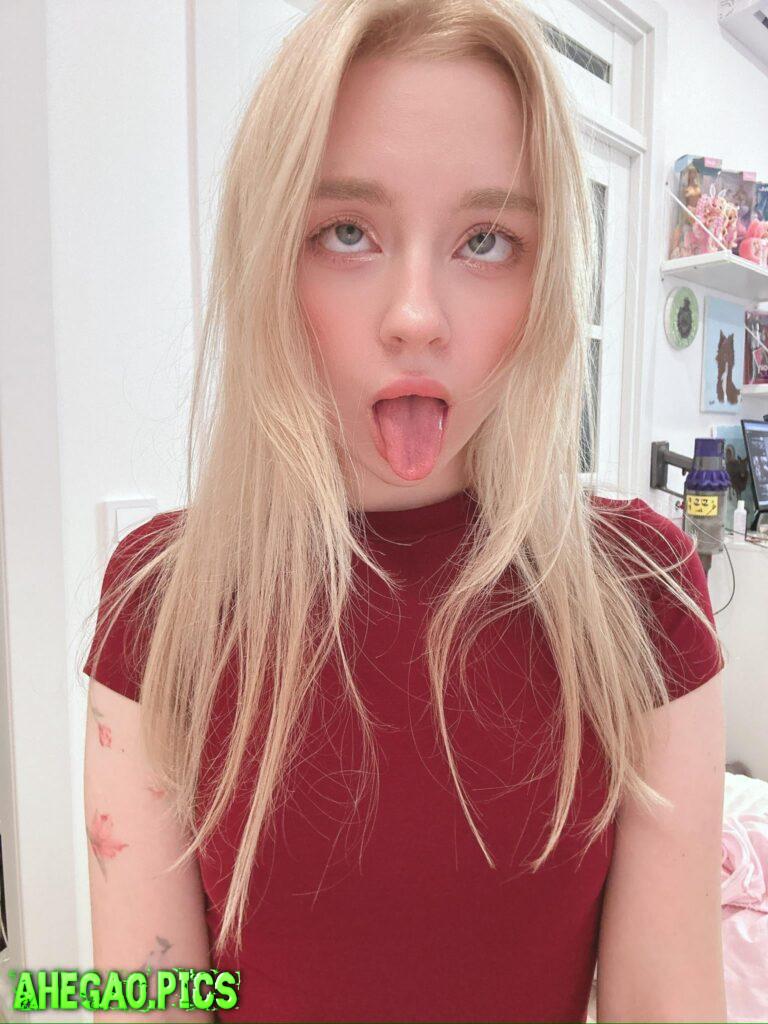 the new dress combined with the ahegao is just really hot