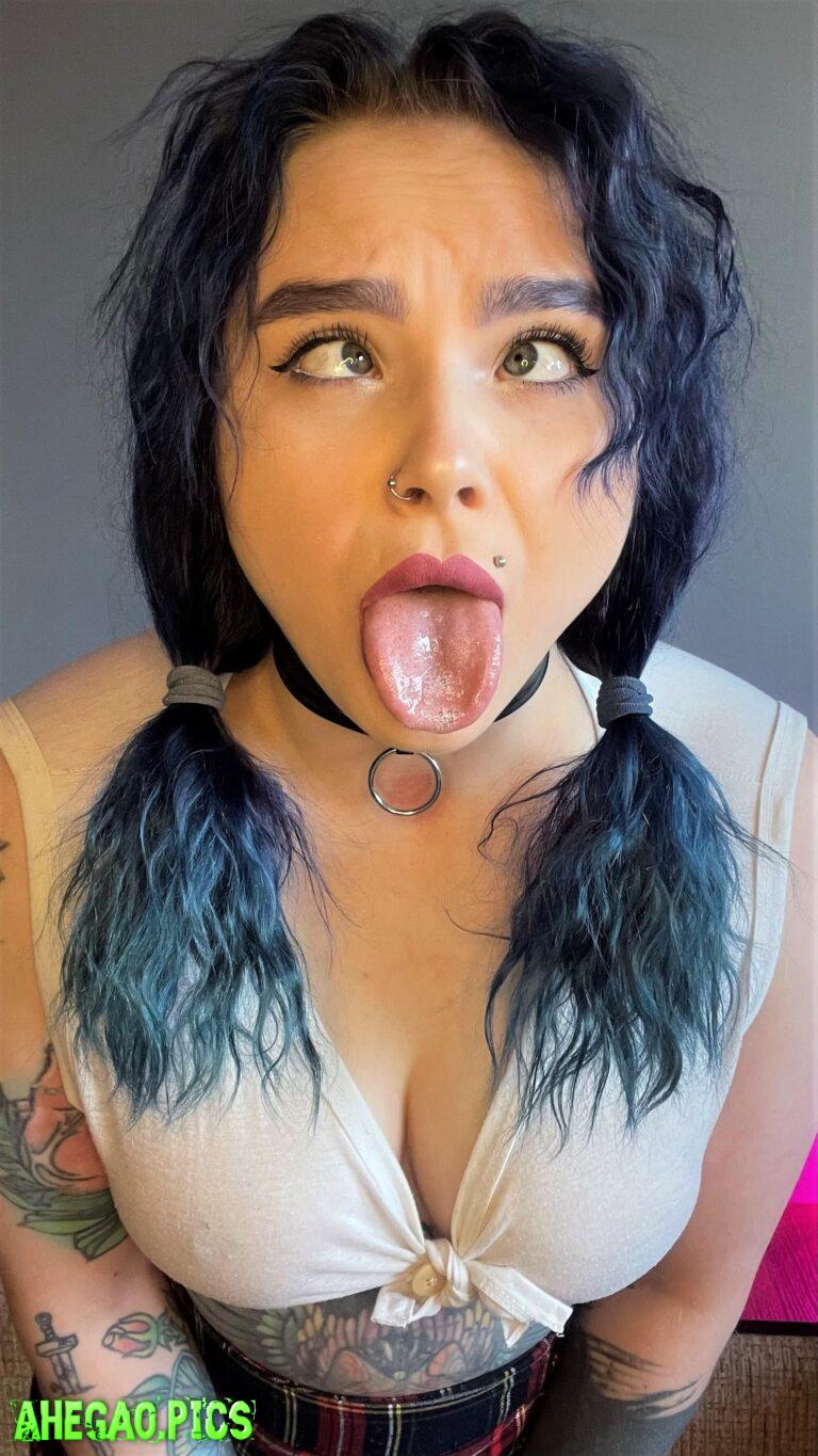 Mm-hmm, yeah, such a hungry, horny girl