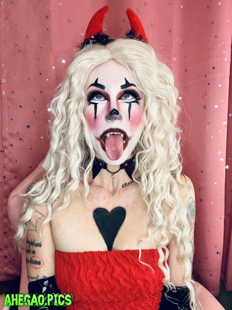 There’s just something about ahegao with fangs…